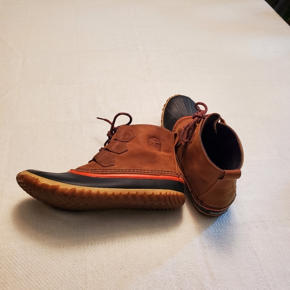 Sorel leather lace-up mid-high boot, size 8.5 - Picture 2 of 4